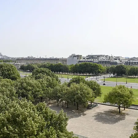 Bright Penthouse With Panoramic Views Invalides Appartamento
